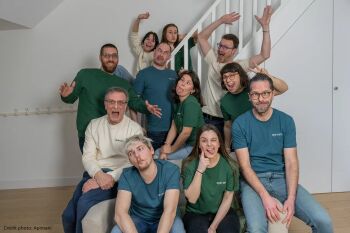 apimani photo groupe.jpg